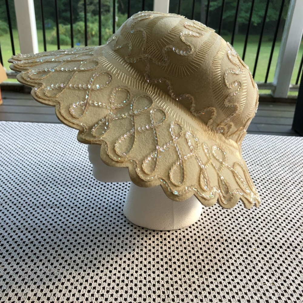 Vintage 1950s Snowdrop Eggshell Color Wool With Sequins Hat